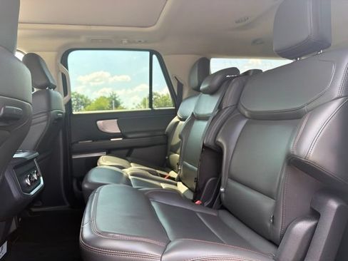 Used 2025 Ford Expedition Max Active AWD/4WD image 23