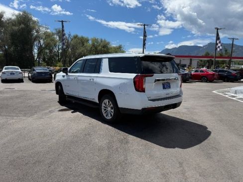 Used 2023 GMC Yukon XL SLT image 17