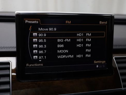 Used 2016 Audi A8 L 4.0T w/ Driver Assistance Package image 9