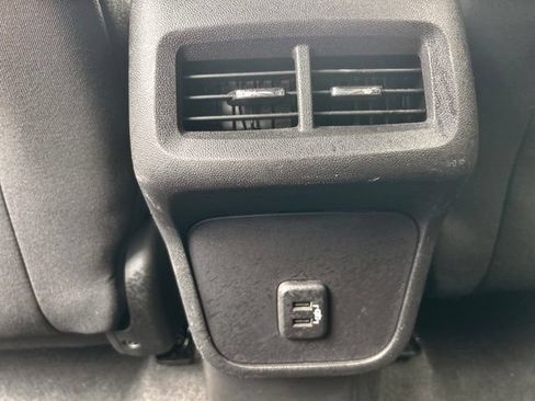 Used 2023 Chevrolet Equinox LT AWD/4WD image 25