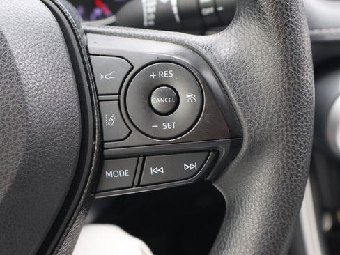Used 2021 Toyota RAV4 XLE FWD image 30