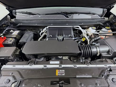 Used 2025 Chevrolet Colorado Trail Boss AWD/4WD image 26