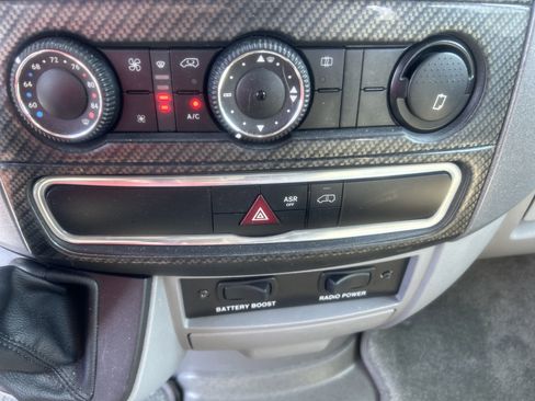 Used 2015 Mercedes-Benz Sprinter 3500 image 27