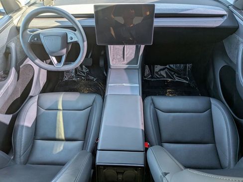 Used 2026 Tesla Model Y Long Range RWD image 31