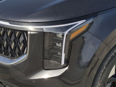 New 2026 Kia Carnival EX image 5