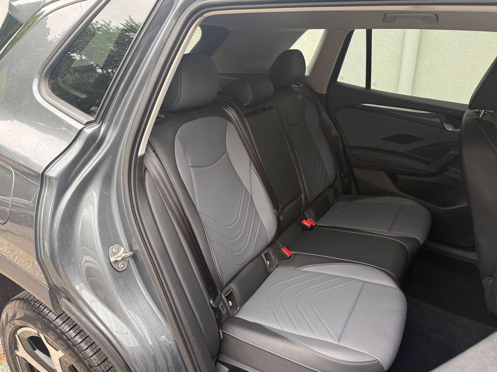 Used 2026 Volkswagen Tiguan SE AWD/4WD image 40