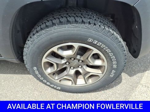 Used 2020 Jeep Cherokee Trailhawk w/ Cold Weather Group AWD/4WD image 9