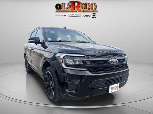Used 2023 Ford Expedition Limited image 1