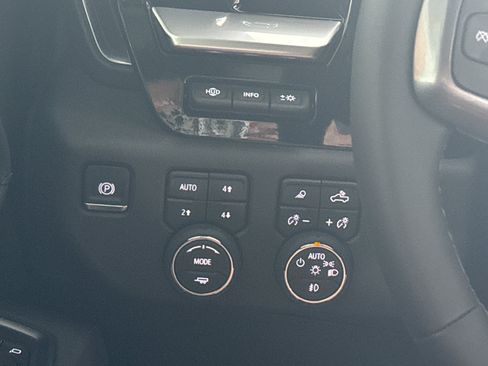 New 2026 Chevrolet Silverado 2500 High Country w/ High Country Premium Package AWD/4WD image 17