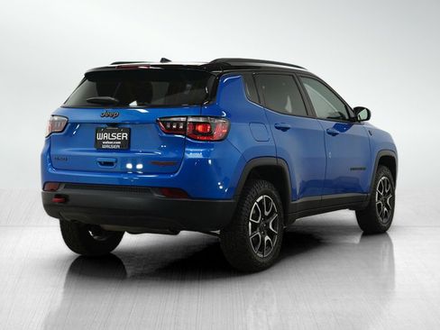 Used 2025 Jeep Compass Trailhawk AWD/4WD image 6