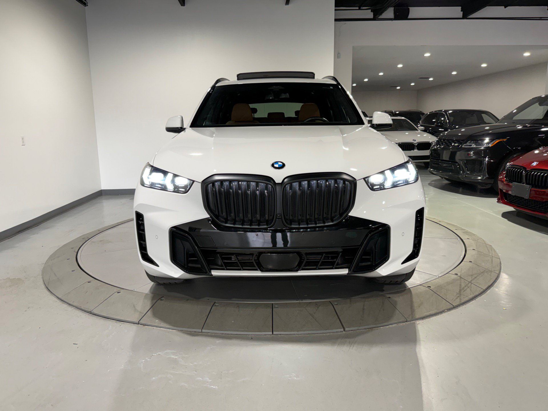 Used 2026 BMW X5 xDrive40i w/ M Sport Package AWD/4WD image 7