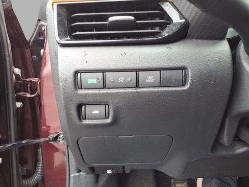 Used 2021 Nissan Sentra SV w/ SV Premium Package FWD image 17