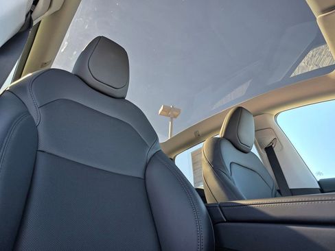 Used 2026 Tesla Model Y 2WD image 22