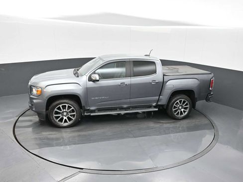 Used 2022 GMC Canyon Denali image 16