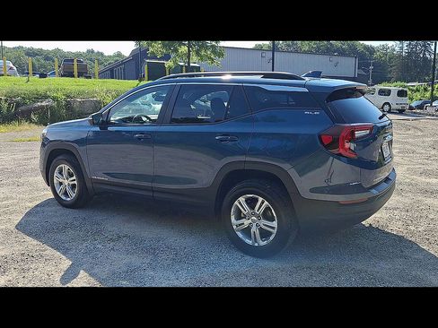 Used 2024 GMC Terrain SLE w/ Driver Convenience Package AWD/4WD image 6