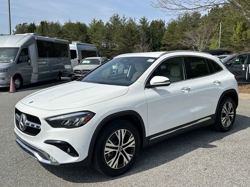 Certified 2025 Mercedes-Benz GLA 250 image 4