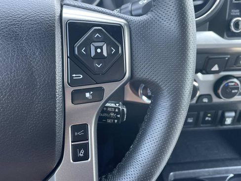 Used 2022 Toyota Tacoma Limited AWD/4WD image 24