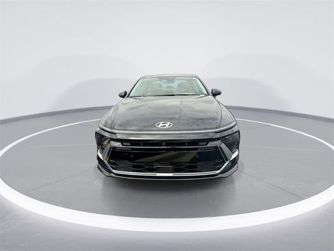 New 2025 Hyundai Sonata Limited image 3