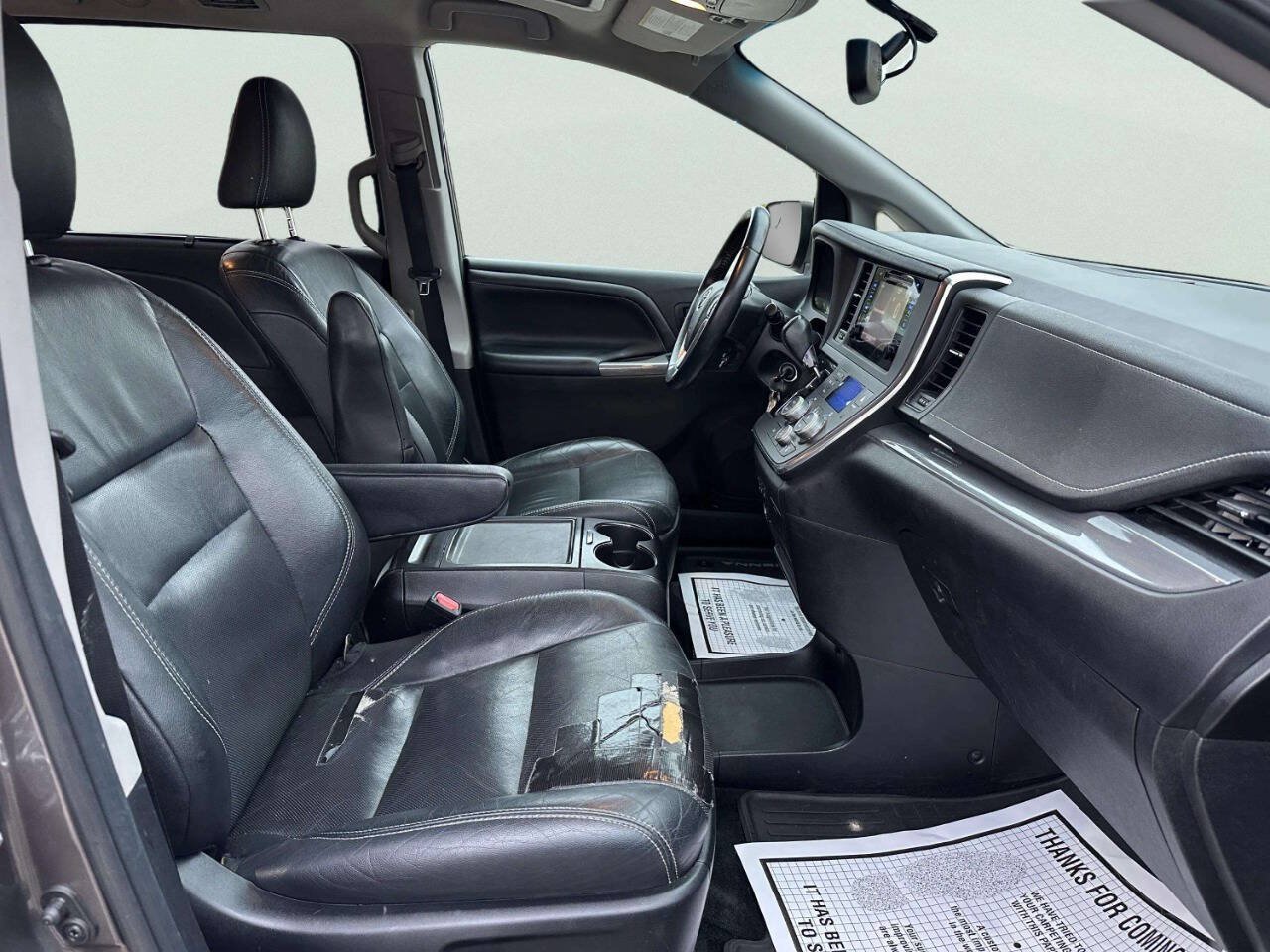 Used 2015 Toyota Sienna SE FWD image 16