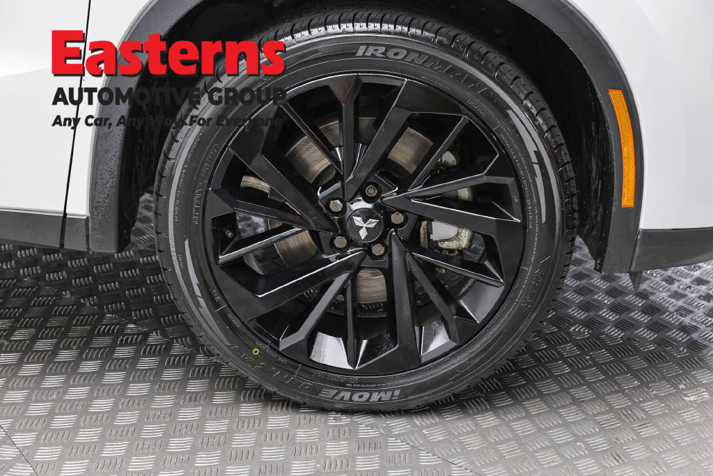 Used 2023 Mitsubishi Outlander SE Black Edition AWD/4WD image 32