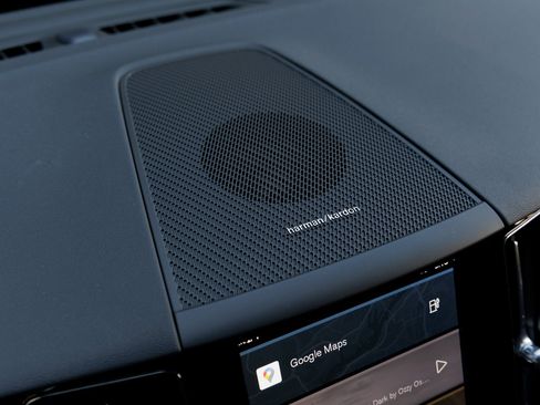 Used 2024 Volvo XC60 T8 Plus w/ Climate Package image 19