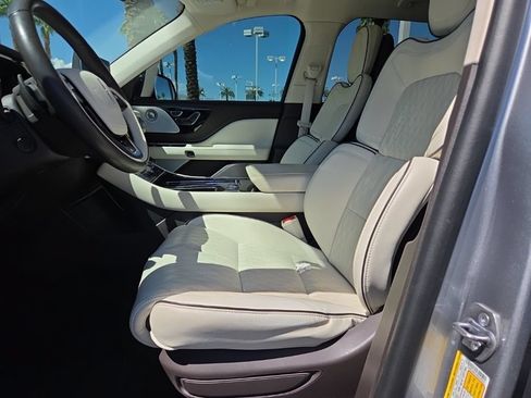Used 2024 Lincoln Aviator Black Label w/ Jet Package AWD/4WD image 7