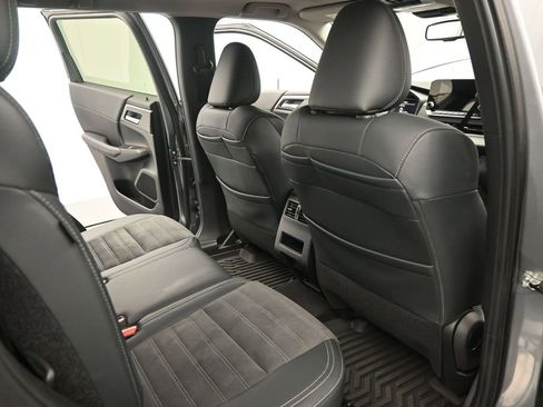 Used 2024 Mitsubishi Outlander SE AWD/4WD image 19