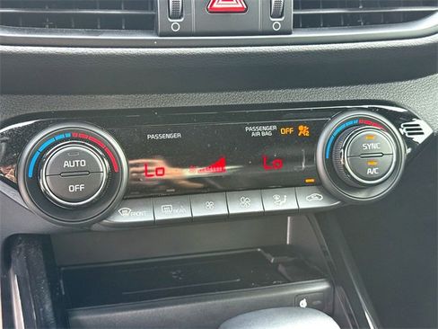 Used 2024 Kia Forte GT-Line w/ GT-Line Premium Package image 23