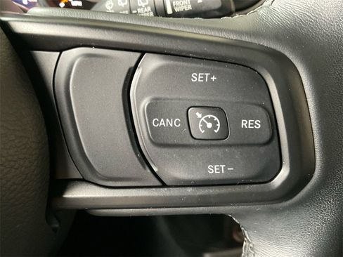 Used 2021 Jeep Wrangler Sport S image 30