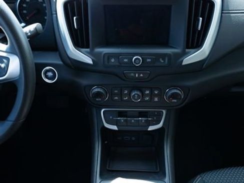 Used 2023 GMC Terrain SLE w/ Driver Convenience Package image 31