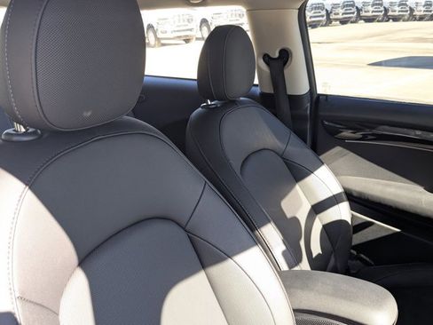 Used 2023 MINI Cooper 2-Door Hardtop image 24