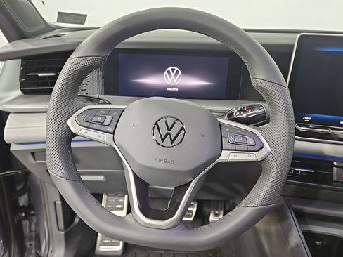 New 2026 Volkswagen Tiguan SE R-Line AWD/4WD image 14