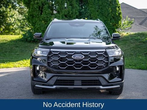 Used 2026 Ford Explorer Platinum AWD/4WD image 2