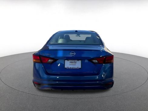 Used 2025 Nissan Altima 2.5 SV image 12