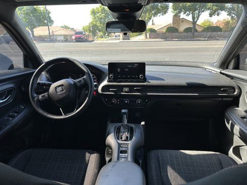 Used 2025 Honda HR-V Sport image 17