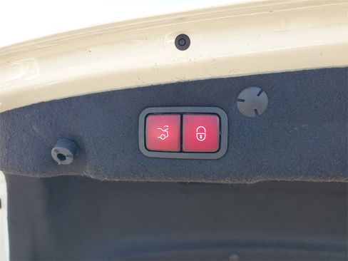 Used 2021 Mercedes-Benz C 300 Sedan image 9