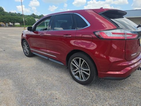 Used 2019 Ford Edge Titanium w/ Equipment Group 301A FWD image 9