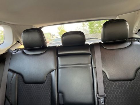 Used 2020 Jeep Compass Latitude image 23