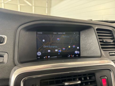 Used 2018 Volvo S60 T5 Dynamic image 22