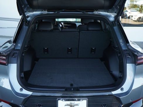 New 2025 Chevrolet Equinox EV LT image 8