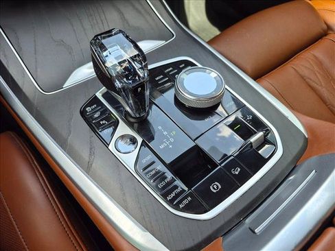 Used 2020 BMW X7 xDrive40i w/ M Sport Package AWD/4WD image 16