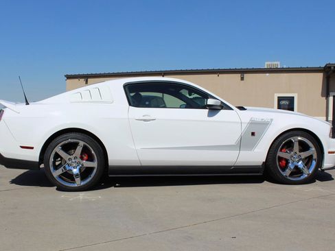 Used 2010 Ford Mustang GT RWD image 74