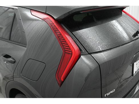 New 2025 Kia Niro EX w/ EX Cold Weather Package image 10
