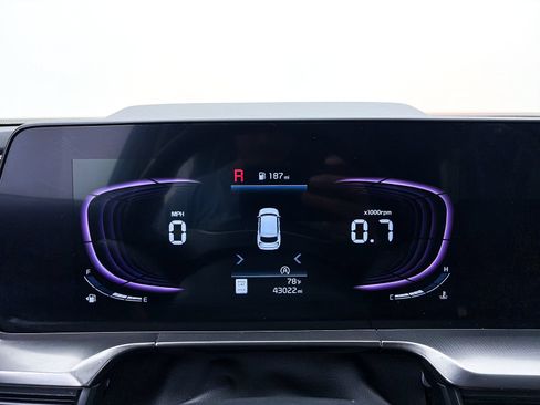 Certified 2024 Kia Telluride S w/ S Sunroof Package FWD image 35