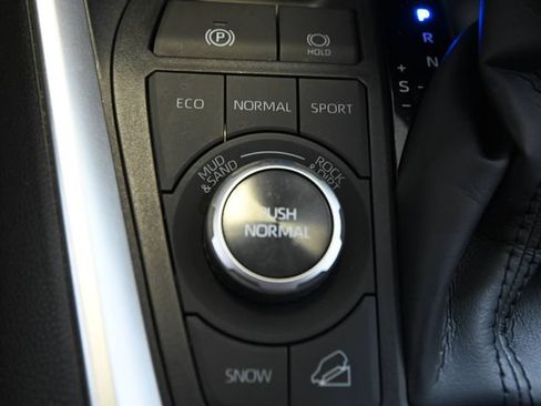 Used 2022 Toyota RAV4 Limited AWD/4WD image 24