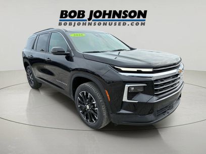 Used 2025 Chevrolet Traverse LT w/ Sun and Wheel Package
