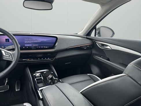 Used 2025 Buick Envision Sport Touring image 24