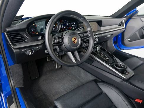 Certified 2025 Porsche 911 Carrera RWD image 4