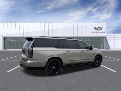 Certified 2025 Cadillac Escalade ESV Sport Platinum w/ LPO, ONYX Package AWD/4WD image 3
