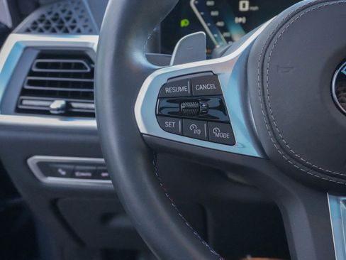 Certified 2025 BMW X7 M60i image 19